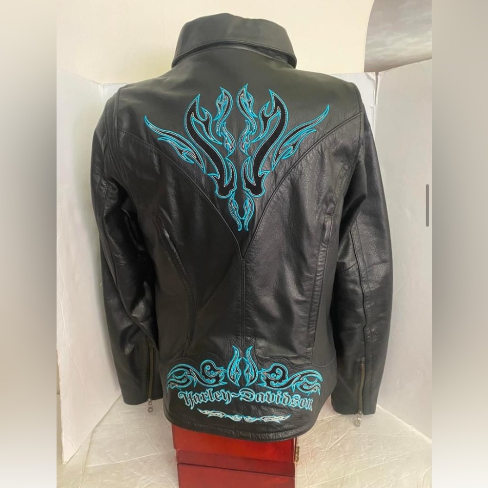 SOLD‼️
Harley Davidson Ladies Medium Embroidered  Armored Ready Leather Jacket